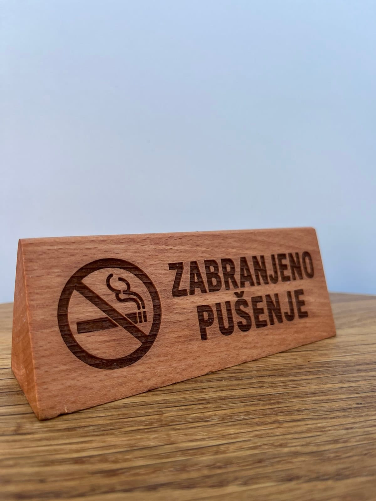 zabranjeno pusenje znak